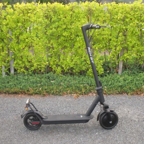 【中古車特価 美品】RICHBIT/リッチビット ES1 Pro アーバンブラック 電動キックボード 超軽量(特定小型原付)