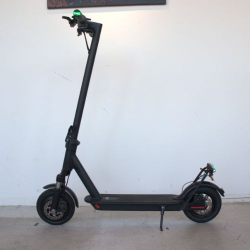 【中古車特価 美品】RICHBIT/リッチビット ES1 Pro アーバンブラック 電動キックボード 超軽量(特定小型原付)