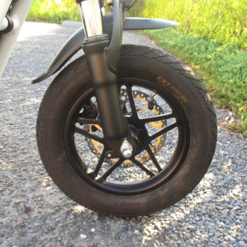 【中古車・超美品】SWALLOW/スワロー Fiido Q1S(ホワイト) 電動バイク ★自賠責~2年分付★(特定小型原付)