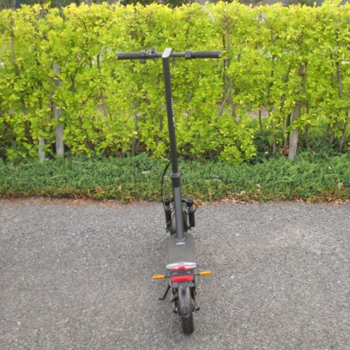 【中古車特価 美品】RICHBIT/リッチビット ES1 Pro アーバンブラック 電動キックボード 超軽量（特定小型原付）