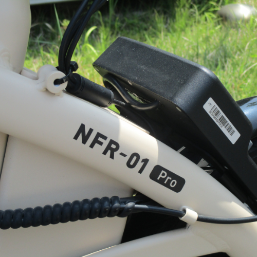 【中古車特価 美品】★送料無料★ glafit/グラフィット NFR-01 PRO＋ ラテベージュ（特定小型原付）