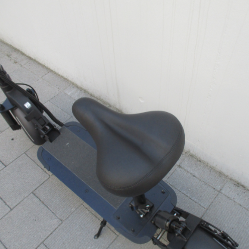 【中古車特価 超美品】★送料無料★ BLAZE/ブレイズ EV Basic ブラック 電動キックボード ★2WAYモデル★（特定小型原付）