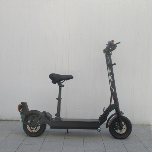 【中古車 美品】 BLAZE/ブレイズ EV Basic ブラック 電動キックボード ★2WAYモデル★（特定小型原付）