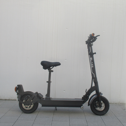 【中古車特価 超美品】★送料無料★ BLAZE/ブレイズ EV Basic ブラック 電動キックボード ★2WAYモデル★（特定小型原付）