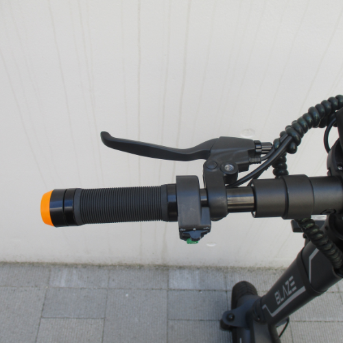 【中古車 美品】 BLAZE/ブレイズ EV Basic ブラック 電動キックボード ★2WAYモデル★（特定小型原付）