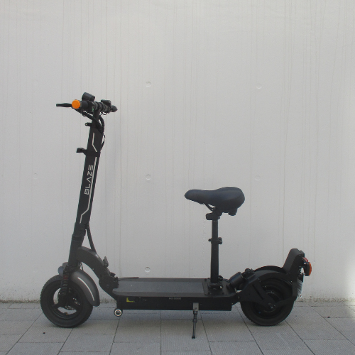 【中古車特価 超美品】★送料無料★ BLAZE/ブレイズ EV Basic ブラック 電動キックボード ★2WAYモデル★（特定小型原付）