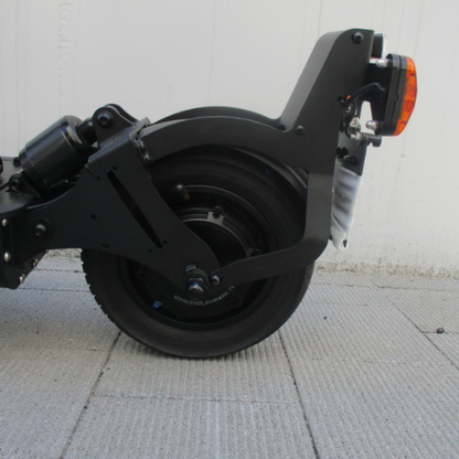 【中古車特価 超美品】★送料無料★ BLAZE/ブレイズ EV Basic ブラック 電動キックボード ★2WAYモデル★（特定小型原付）