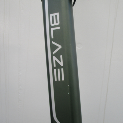 【中古車特価 美品】★送料無料★ BLAZE/ブレイズ EV Basic カーキ 電動キックボード ★2WAYモデル★（特定小型原付）