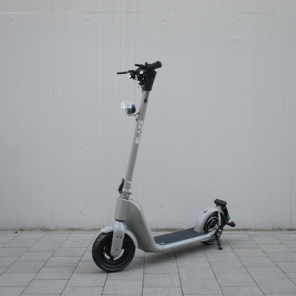 Used Vehicle Special Price: Excellent Condition: glafit NFR-01 PRO Matte Black Electric Motorcycle (Small Moped)