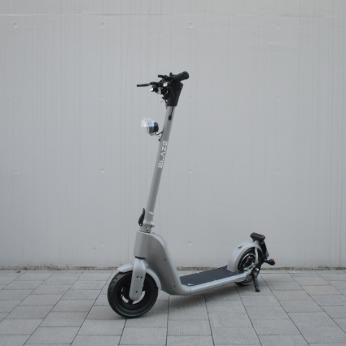 【新古車特価 美品】BLAZE/ブレイズ Lite グレー（特定小型原付）