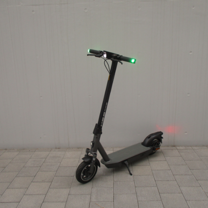 【中古車特価 超美品】YADEA/ヤデア KS6 Pro ブラック 電動キックボード ★ハイエンドモデル★（特定小型原付）