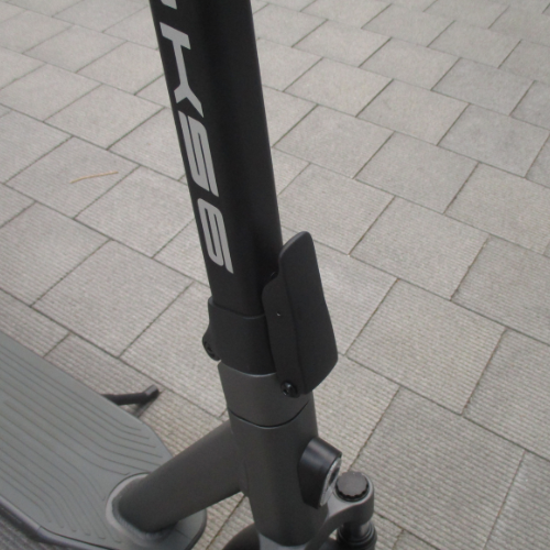 【中古車特価 超美品】YADEA/ヤデア KS6 Pro ブラック 電動キックボード ★ハイエンドモデル★（特定小型原付）