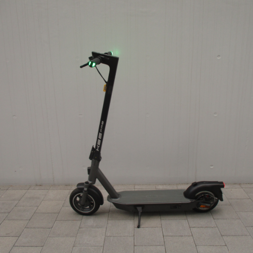 【中古車特価 超美品】YADEA/ヤデア KS6 Pro ブラック 電動キックボード ★ハイエンドモデル★（特定小型原付）