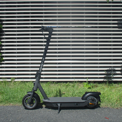 【中古車特価 美品】★送料無料★ YADEA/ヤデア KS6 PRO ブラック（特定小型原付）